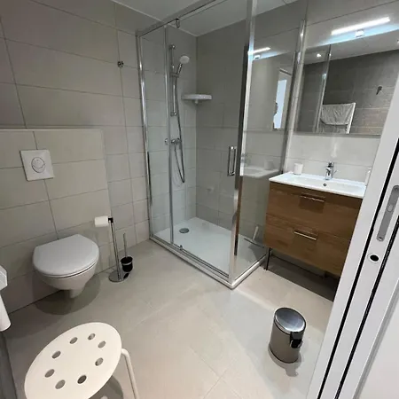 Appartement Neuf, Climatise Et Au Calme A