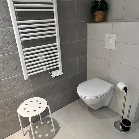 Appartement Neuf, Climatise Et Au Calme A *