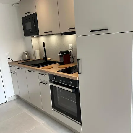 Neuf, Climatise Et Au Calme A