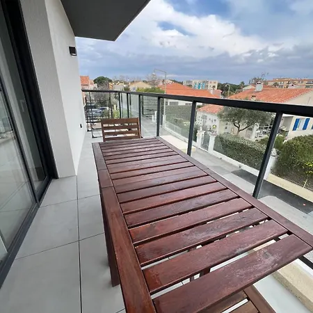 شقة Neuf, Climatise Et Au Calme A Fréjus