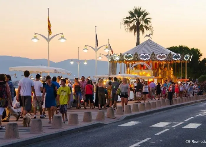 Neuf, Climatise Et Au Calme A * Fréjus